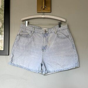 High Rise Classic Light Wash Denim Shorts - Size US 12